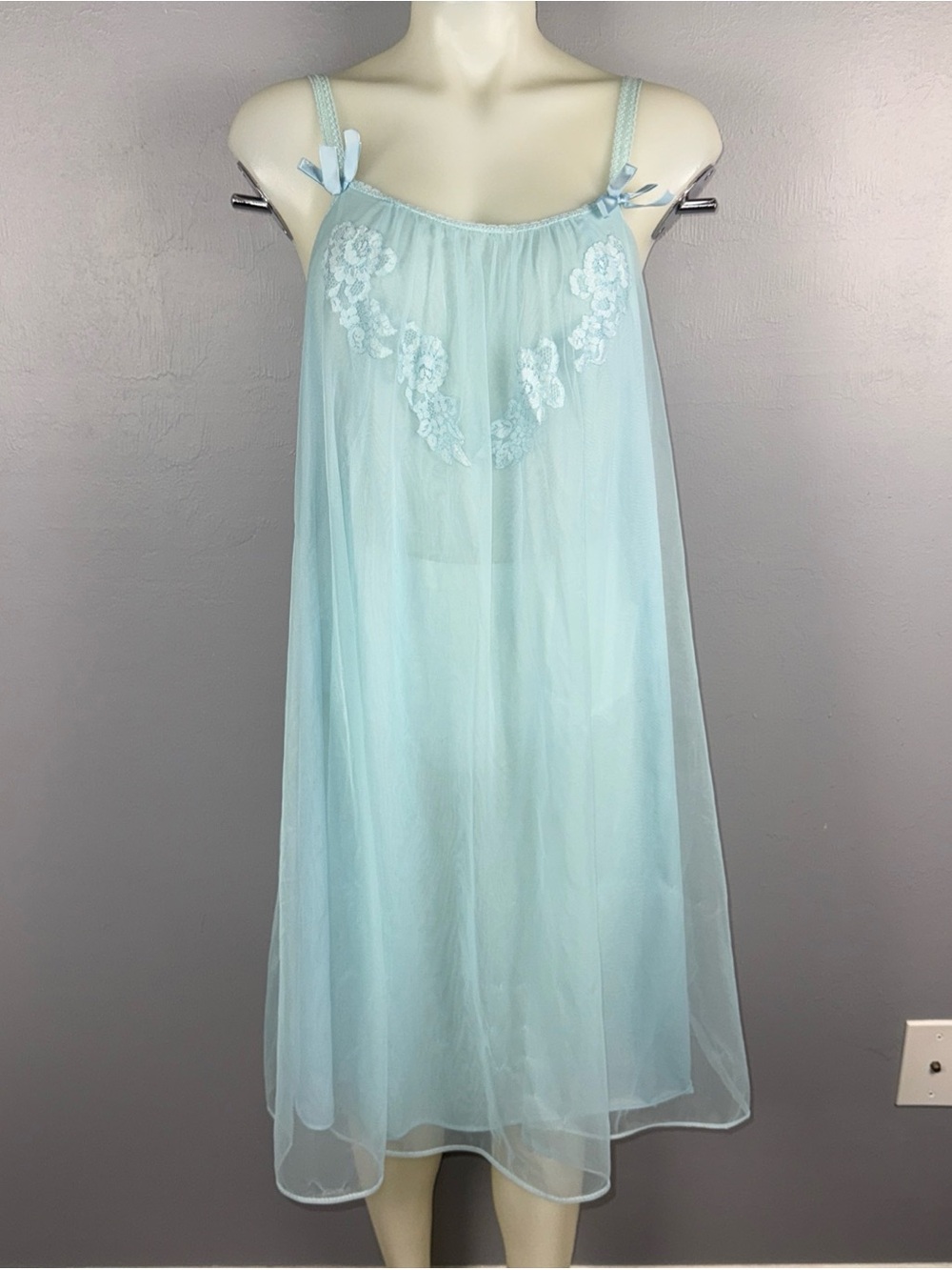 Van Raalte Nightgown Women’s Medium Blue Chiffon Floral Appliqués Vintage *READ